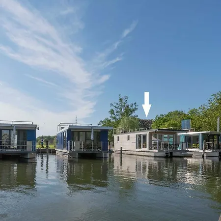 Hafenresort Karnin - Hausboot Glaukos