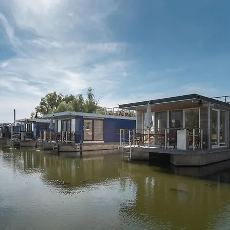 Hafenresort Karnin - Hausboot Glaukos Botel Karnin (Usedom)