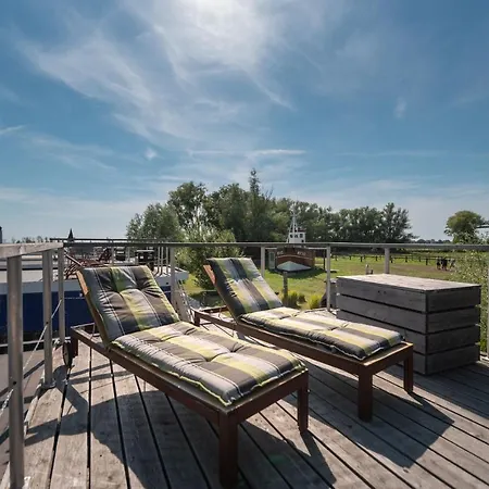 Botel Hafenresort Karnin - Hausboot Glaukos Karnin (Usedom)